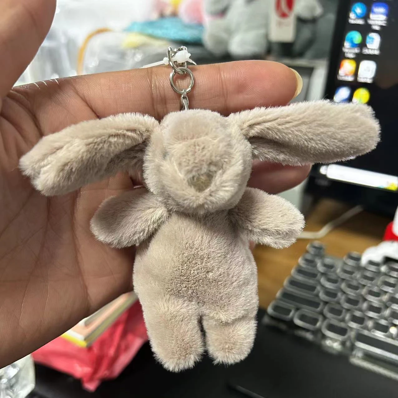 Stuffed Animals Cute Cartoon R - مراجعة Carabiner Keychain وسعره