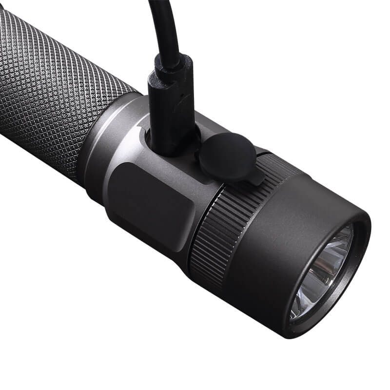 Jetbeam KO-03 EDC Flashlight 2 - مراجعة Edc Carry Flashlight وسعره